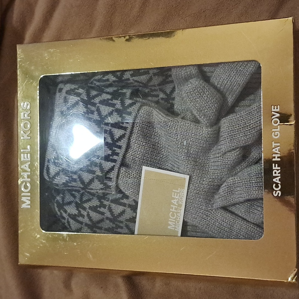 NWT Michael Kors scarf,hat,glove gray
